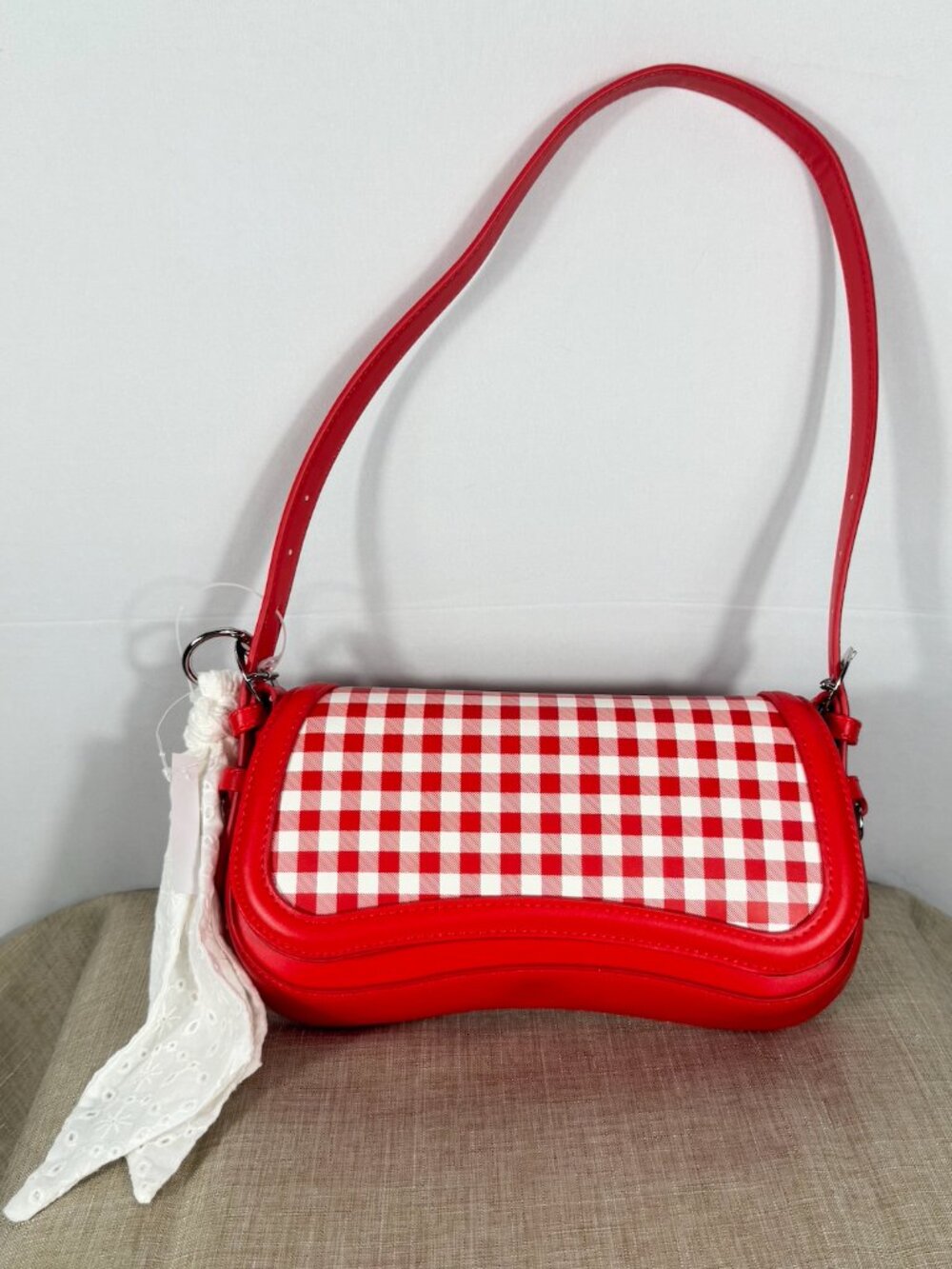 Steve Madden BTOOMSY Shoulder Bag Tomato Red White NWT Statement Purse